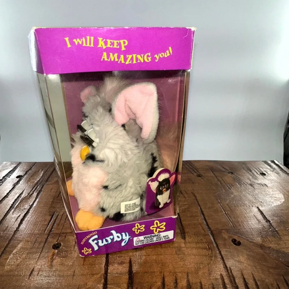 Vintage 1998 Furby Electronic Toy NIB – Gray & Pink w/ Black Dots Rare 70-800‎